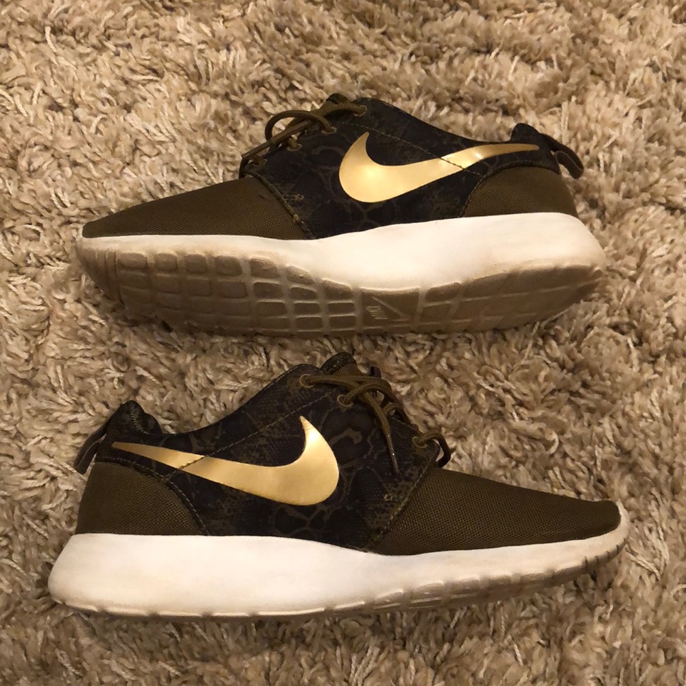 Olive green roshes